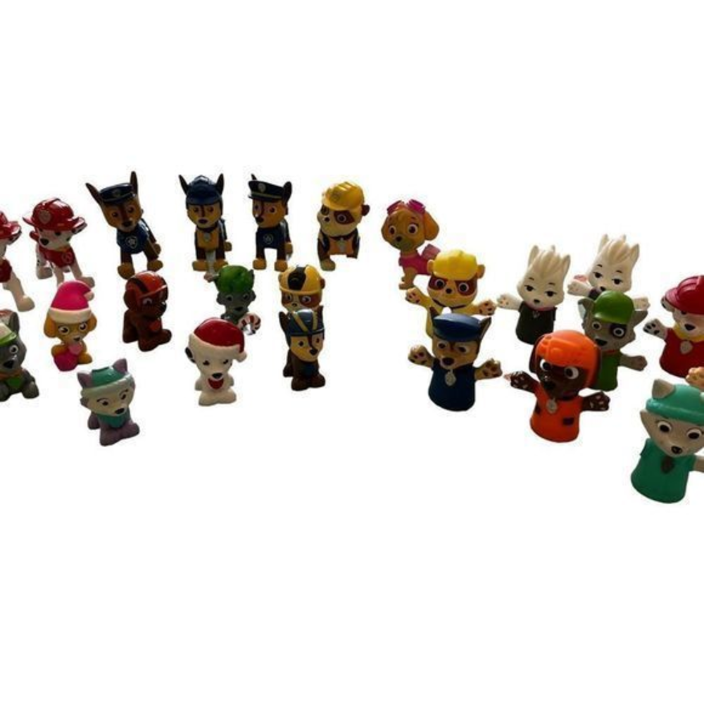 Lot of‎ Paw Patrol figures and finger puppets